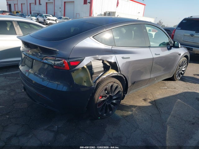 2023 TESLA MODEL Y 7SAYGDEF8PF791122 Photo 3