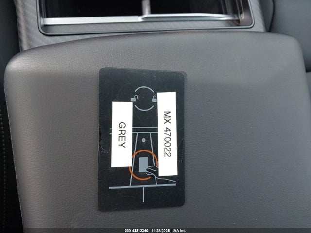 2025 TESLA MODEL X 7SAXCBE64SF470022 Photo 10