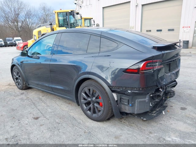 2025 TESLA MODEL X 7SAXCBE64SF470022 Photo 2