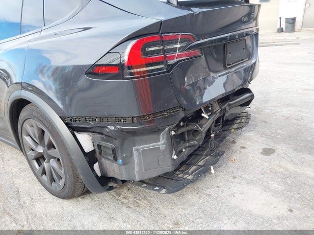 2025 TESLA MODEL X 7SAXCBE64SF470022 Photo 5