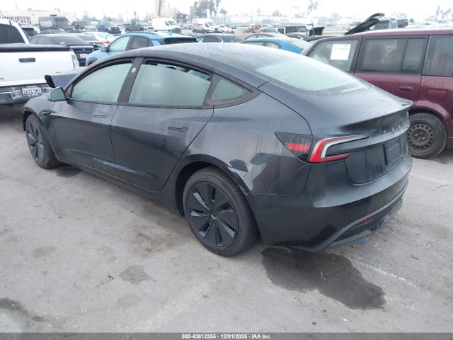 2025 TESLA MODEL 3 5YJ3E1EA6SF933847 Photo 2