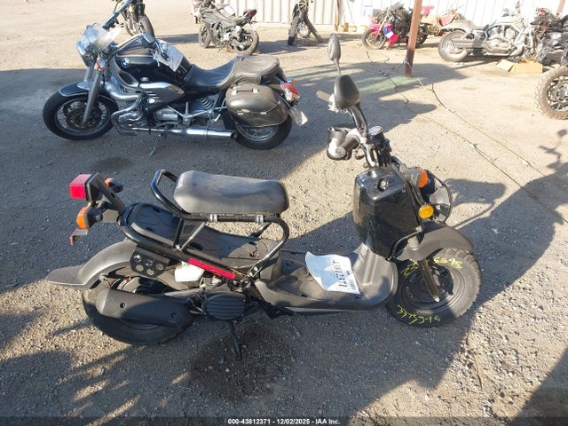 JH2AF5811JK600018 Honda NPS50