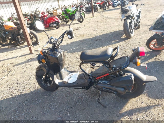 JH2AF5811JK600018 Honda NPS50