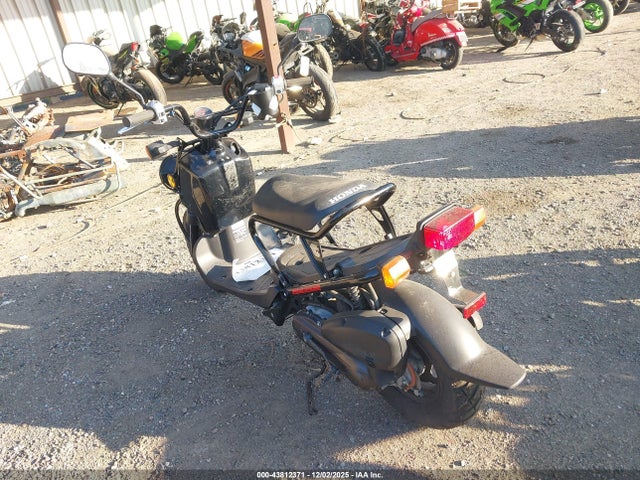 JH2AF5811JK600018 Honda NPS50