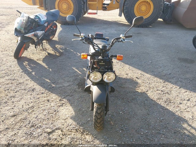 JH2AF5811JK600018 Honda NPS50
