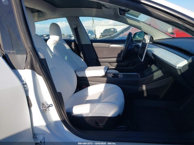 2022 TESLA MODEL 3 5YJ3E1EB5NF137846 Photo 4