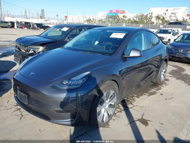 2021 TESLA MODEL Y 5YJYGDEE3MF161606 Photo 1