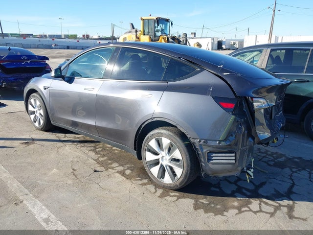 2021 TESLA MODEL Y 5YJYGDEE3MF161606 Photo 2