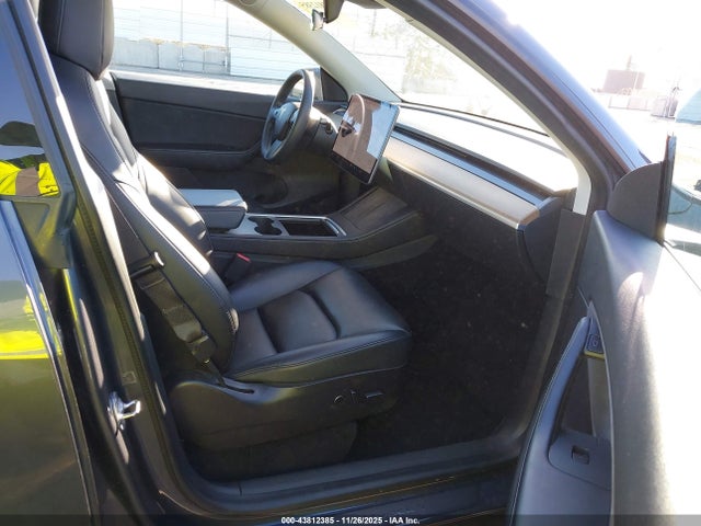 2021 TESLA MODEL Y 5YJYGDEE3MF161606 Photo 4