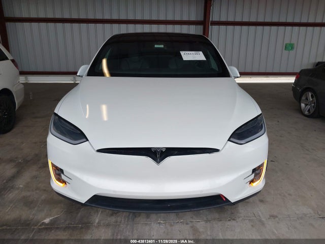 Продажа на аукционе авто 2017 Tesla Model X 100d/75d/90d, vin: 5YJXCBE20HF055203, номер лота: 43812401