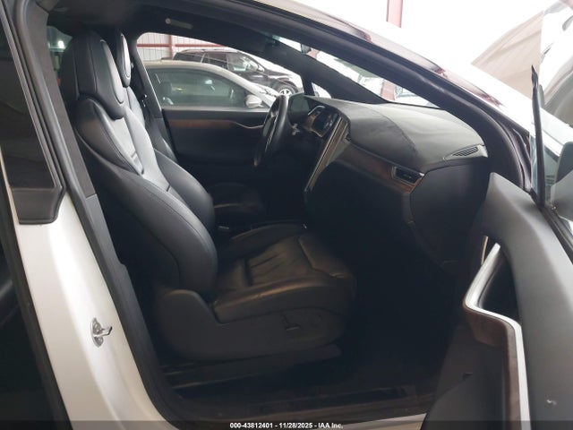 2017 TESLA MODEL X 5YJXCBE20HF055203 Photo 4