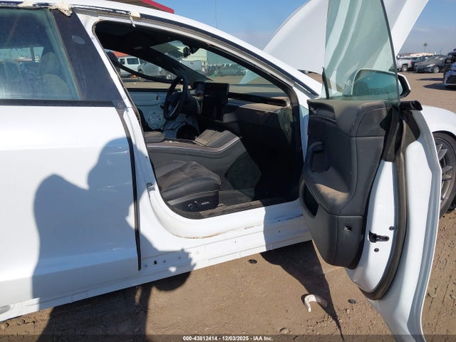 2024 TESLA MODEL S 5YJSA1E5XRF537702 Photo 4