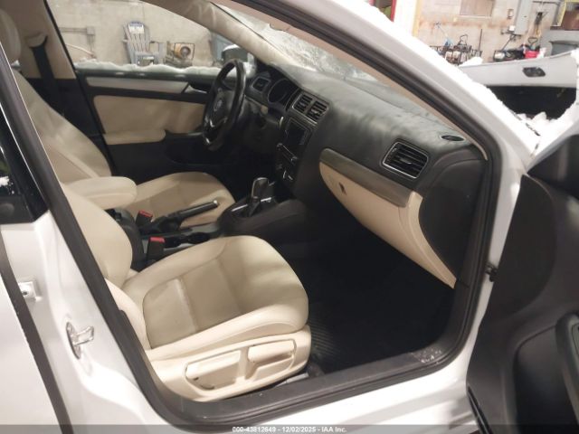 2018 VOLKSWAGEN JETTA 3VWDB7AJ9JM230210 Photo 4