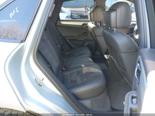 2017 PORSCHE MACAN WP1AG2A51HLB55882 Photo 7