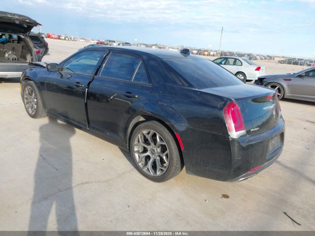 2018 CHRYSLER 300 2C3CCAAG5JH340896 Photo 2