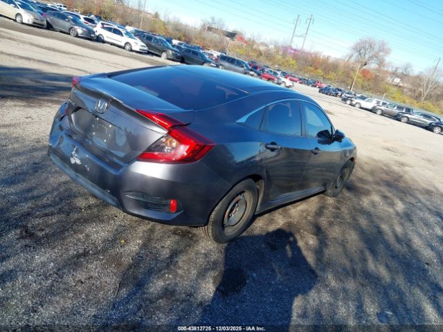 2018 HONDA CIVIC 2HGFC2F52JH585632 Photo 3