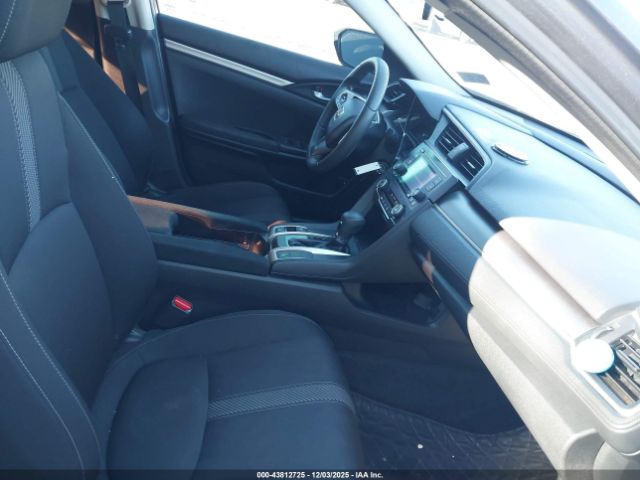2018 HONDA CIVIC 2HGFC2F52JH585632 Photo 4
