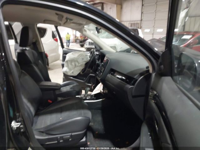 2019 MITSUBISHI OUTLANDER JA4AD3A32KZ033089 Photo 4
