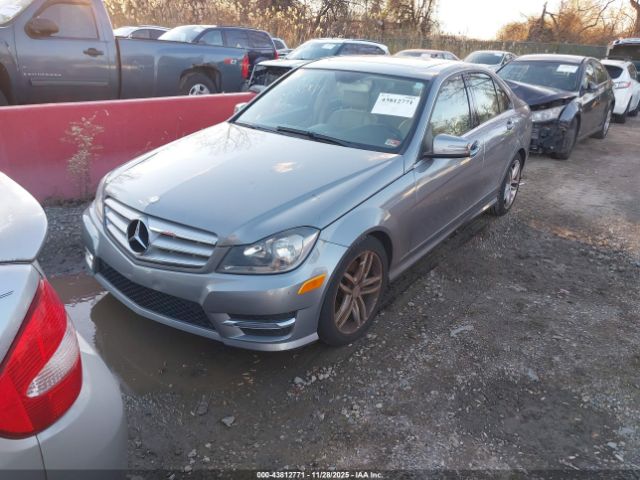 2013 MERCEDES-BENZ C 300 WDDGF8ABXDA834682 Photo 1