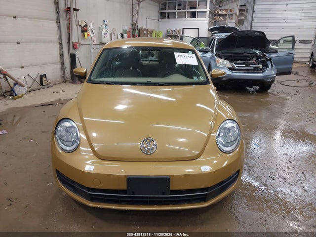 Продаж на аукціоні авто 2013 Volkswagen Beetle 2.5l, vin: 3VWJP7AT6DM685459, номер лоту: 43812818