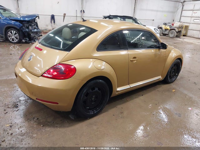2013 VOLKSWAGEN BEETLE 3VWJP7AT6DM685459 Photo 3