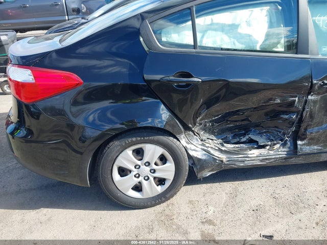 Продажа на аукционе авто 2016 Kia Forte Lx, vin: KNAFX4A66G5535635, номер лота: 43812942
