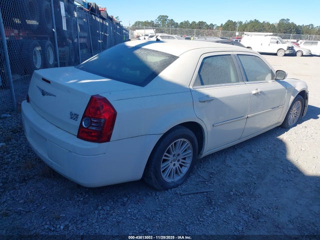 2008 CHRYSLER 300 2C3LA43RX8H157946 Photo 3