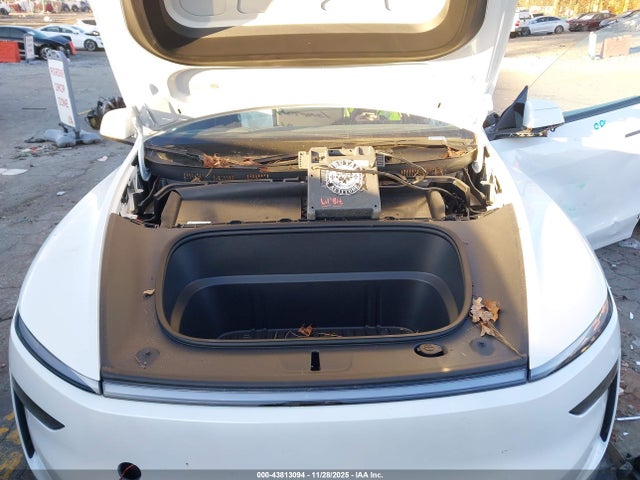 2026 TESLA MODEL Y 7SAYGDED0TA452117 Photo 9