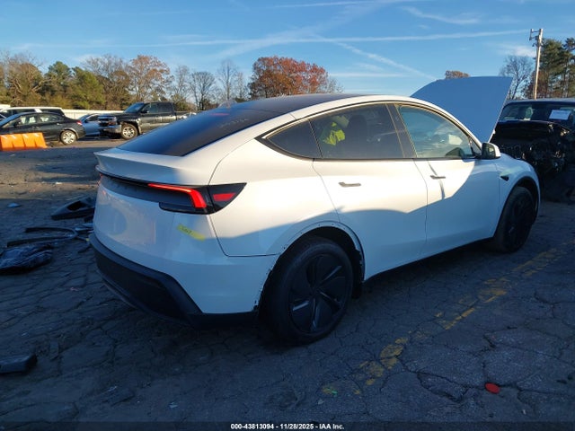 2026 TESLA MODEL Y 7SAYGDED0TA452117 Photo 3