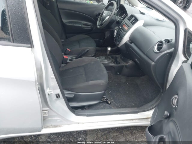 Продажа на аукционе авто 2017 Nissan Versa Note S Plus, vin: 3N1CE2CPXHL379304, номер лота: 43813290