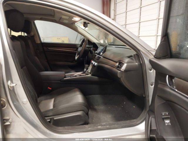 2019 HONDA ACCORD 1HGCV1F46KA000310 Photo 4