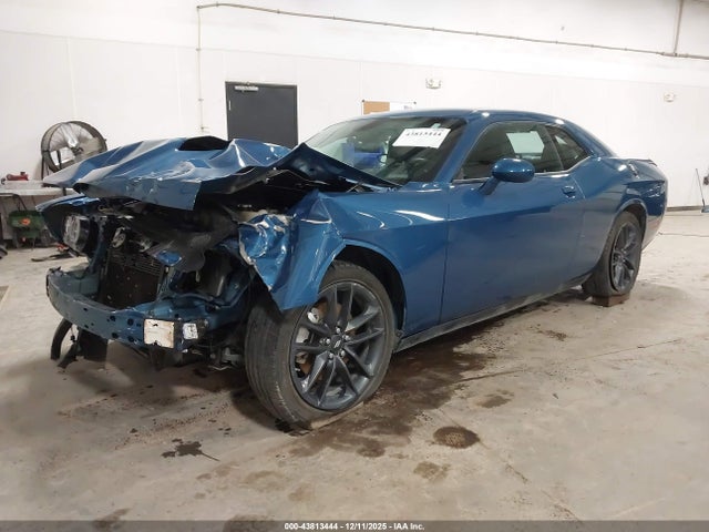 Продажа на аукционе авто 2023 Dodge Challenger Sxt Awd, vin: 2C3CDZGGXPH696627, номер лота: 43813444