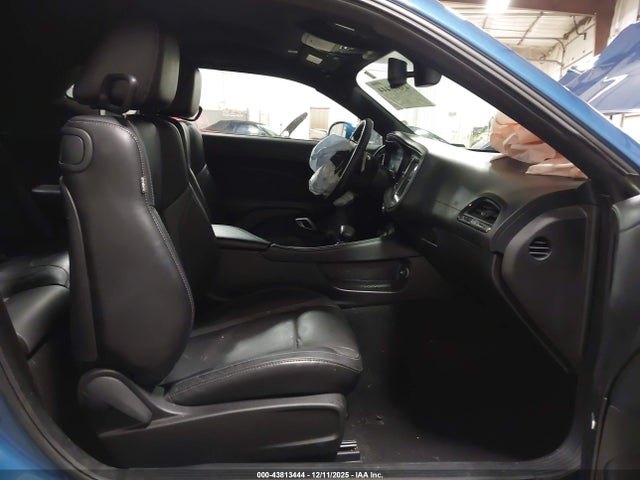Продажа на аукционе авто 2023 Dodge Challenger Sxt Awd, vin: 2C3CDZGGXPH696627, номер лота: 43813444