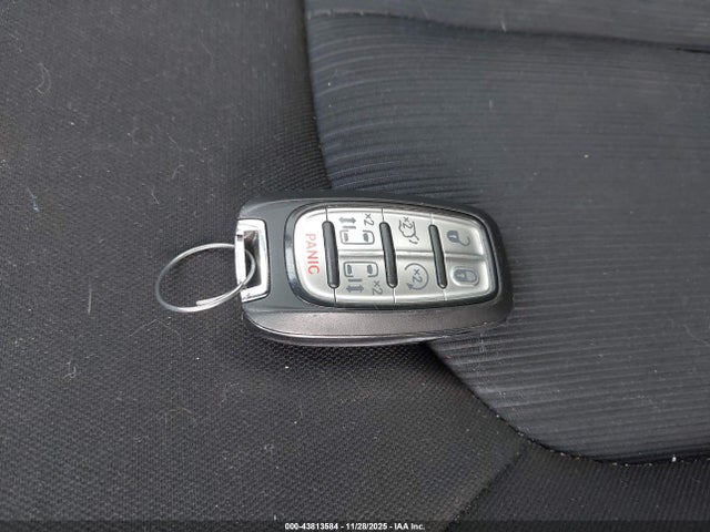 2023 CHRYSLER VOYAGER 2C4RC1CG7PR621684 Photo 10