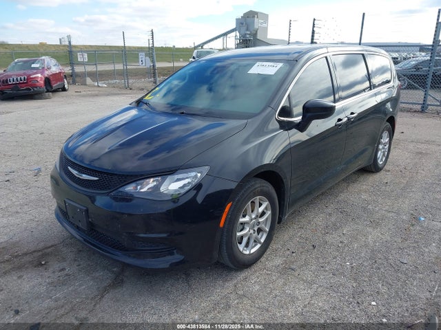 2023 CHRYSLER VOYAGER 2C4RC1CG7PR621684 Photo 1