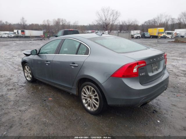 2016 VOLVO S60 YV126MFK0G2410071 Photo 2