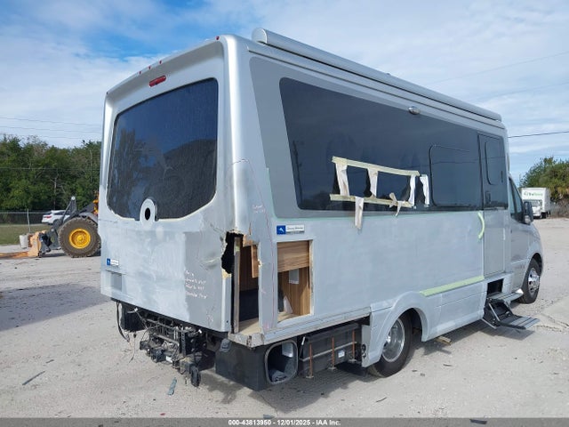 Продаж на аукціоні авто 2023 Mercedes-benz Sprinter 4500 Standard Roof 4-cyl Diesel Ho, vin: W1X9N33Y5PN225782, номер лоту: 43813950
