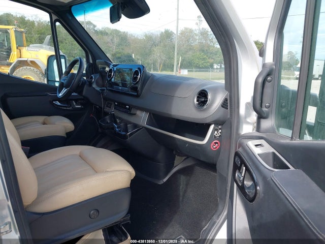 Продаж на аукціоні авто 2023 Mercedes-benz Sprinter 4500 Standard Roof 4-cyl Diesel Ho, vin: W1X9N33Y5PN225782, номер лоту: 43813950