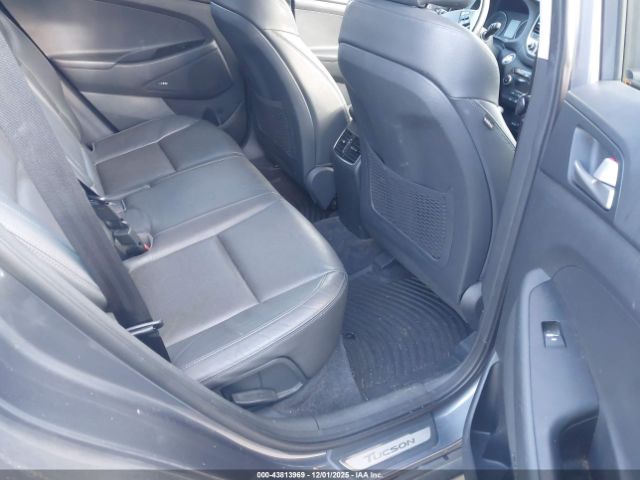 2018 HYUNDAI TUCSON KM8J3CA22JU780084 Photo 7