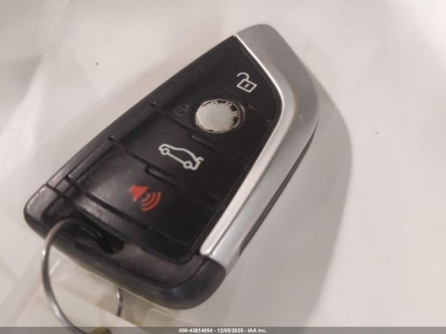 2019 BMW X3 5UXTR9C57KLR10808 Photo 10