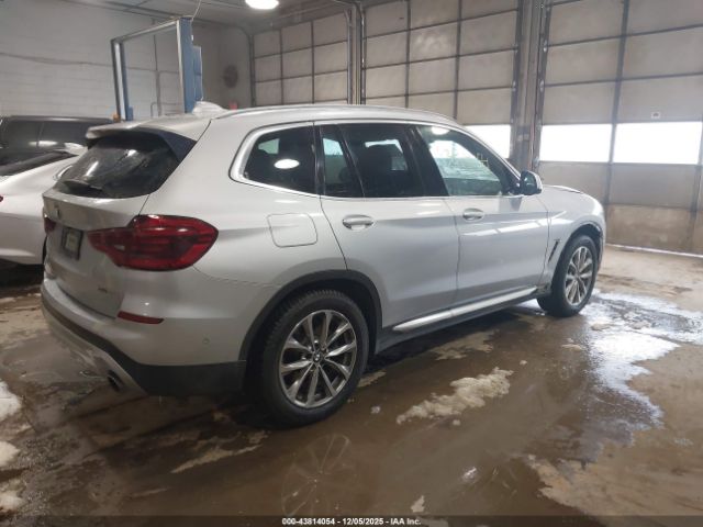 2019 BMW X3 5UXTR9C57KLR10808 Photo 3