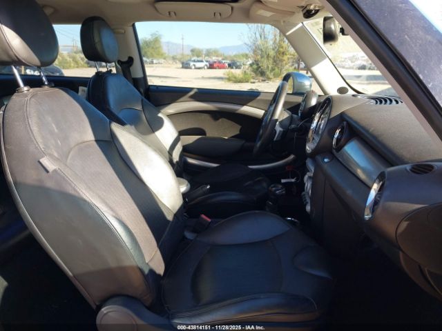 2008 MINI COOPER S CLUBMAN WMWMM33518TP87059 Photo 4