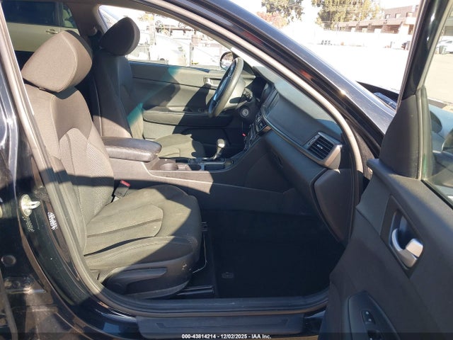 5XXGT4L30JG244718 KIA Optima Lx