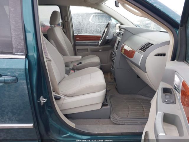 2009 CHRYSLER TOWN & COUNTRY 2A8HR54169R536911 Photo 4