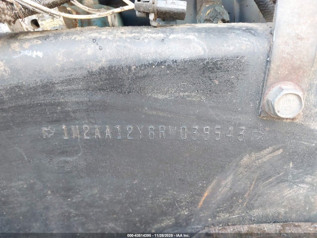 43814395 :رقم المزاد ، 1M2AA12Y6RW038543 vin ، 1994 Mack 600 Ch600 مزاد بيع