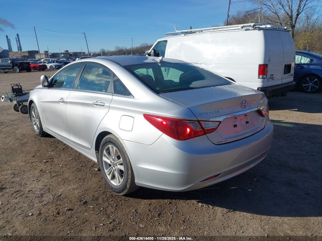 2013 Hyundai Sonata Gls მანქანა იყიდება აუქციონზე, vin: 5NPEB4AC1DH691533, აუქციონის ნომერი: 43814400