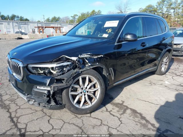2021 BMW X5 5UXCR6C04M9E32143 Photo 1