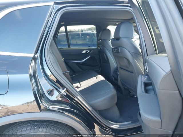 2021 BMW X5 5UXCR6C04M9E32143 Photo 7