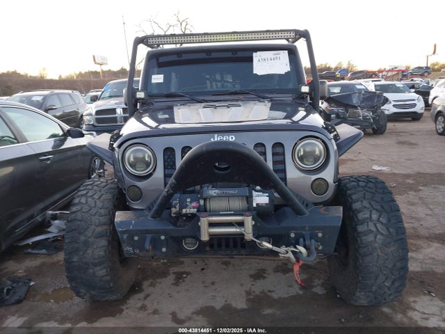 43814451 :رقم المزاد ، 1C4BJWDG1EL192714 vin ، 2014 Jeep Wrangler Unlimited Sport مزاد بيع