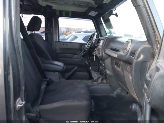 43814451 :رقم المزاد ، 1C4BJWDG1EL192714 vin ، 2014 Jeep Wrangler Unlimited Sport مزاد بيع